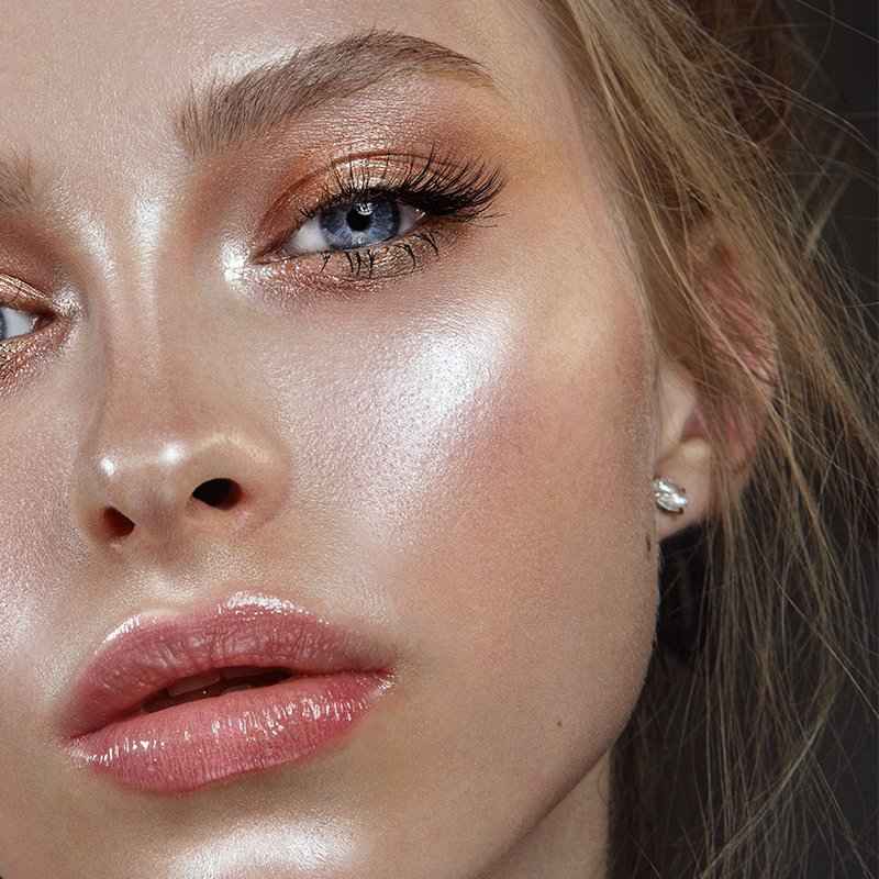 Lecție de make-up cu make-up artistul Andreea Ghencea